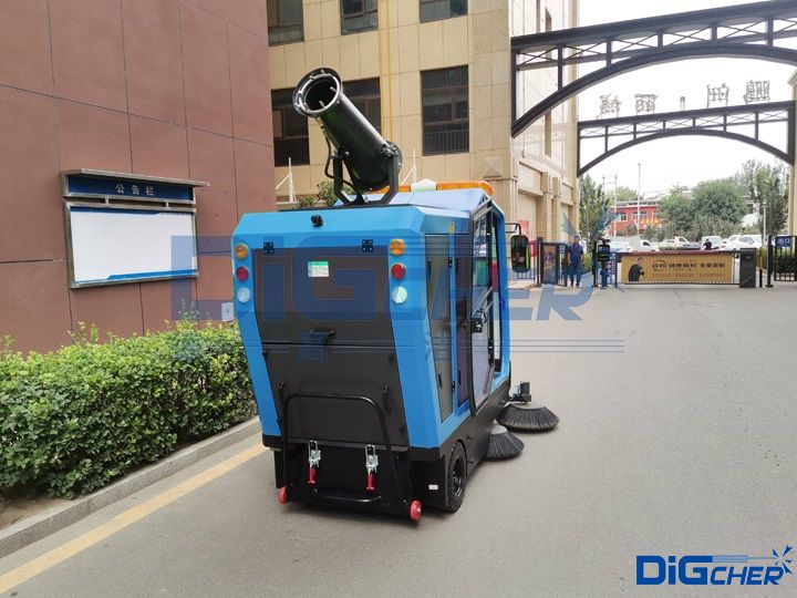 駕駛室掃地機(jī)