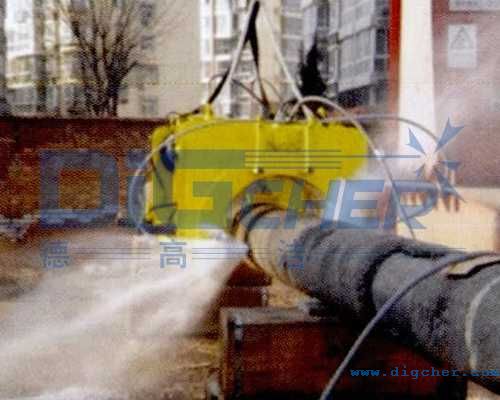 �߉�ˮ�����Ԅ�(d��ng)�����׹ܵ��M(j��n)�o֧��